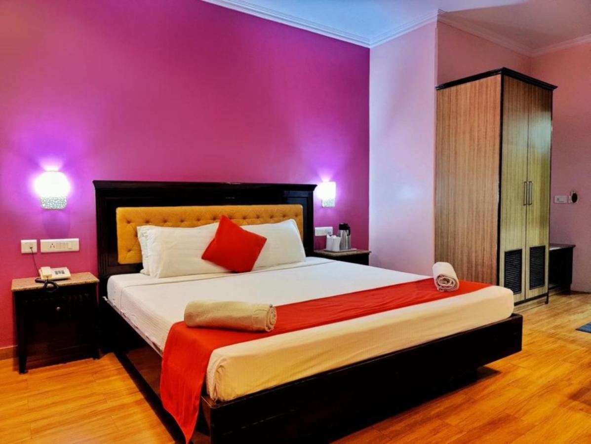 Hotel Marc Шимла Екстериор снимка