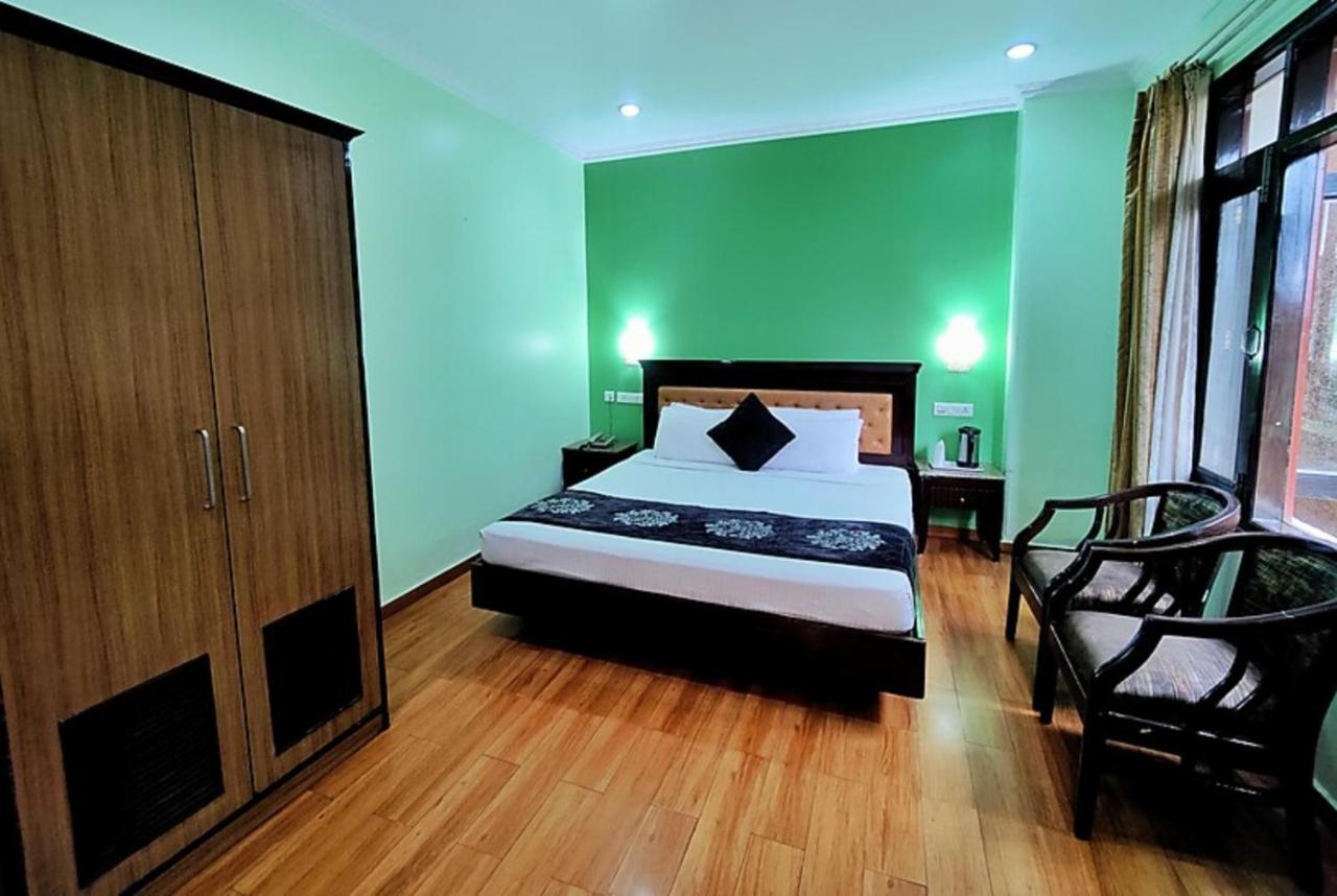 Hotel Marc Шимла Екстериор снимка