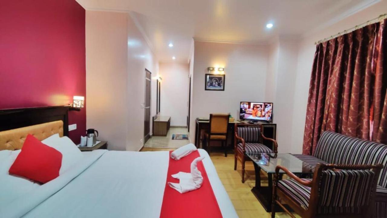 Hotel Marc Шимла Екстериор снимка