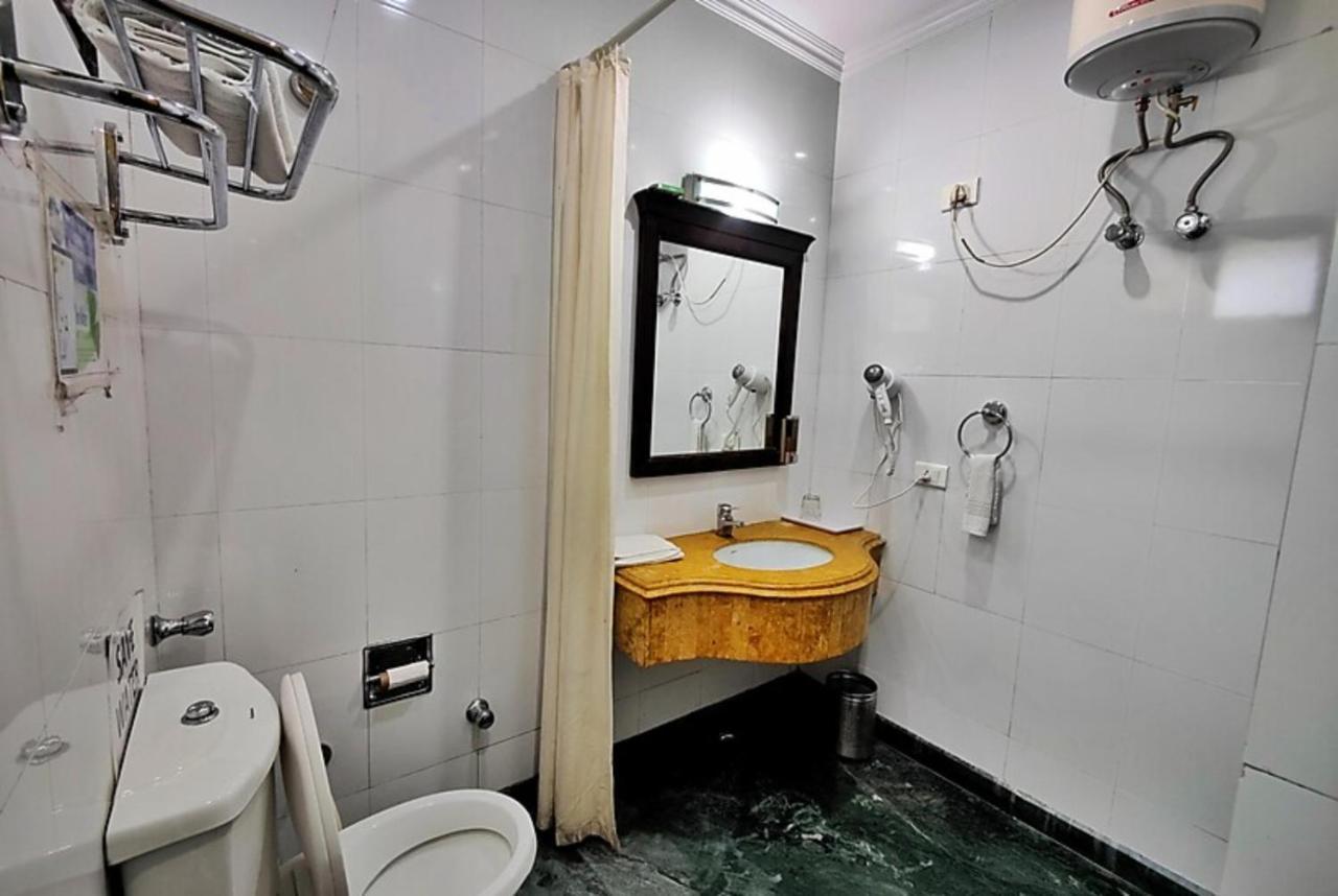 Hotel Marc Шимла Екстериор снимка