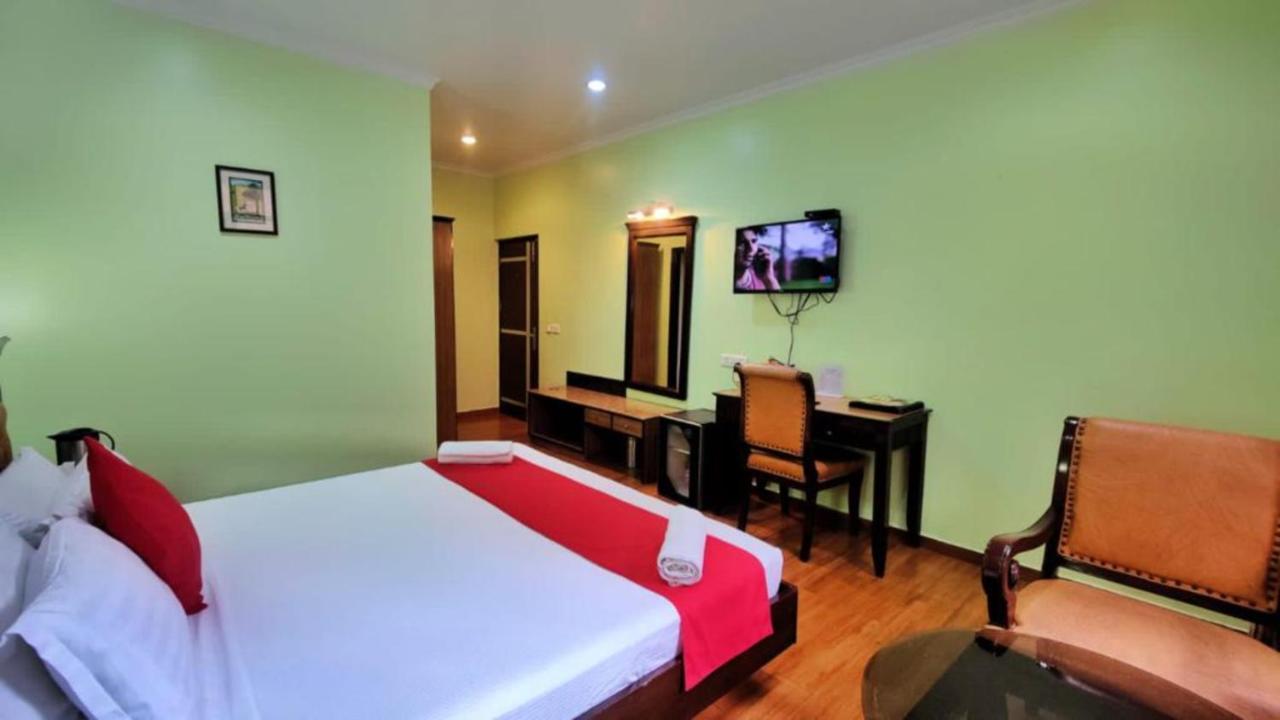 Hotel Marc Шимла Екстериор снимка