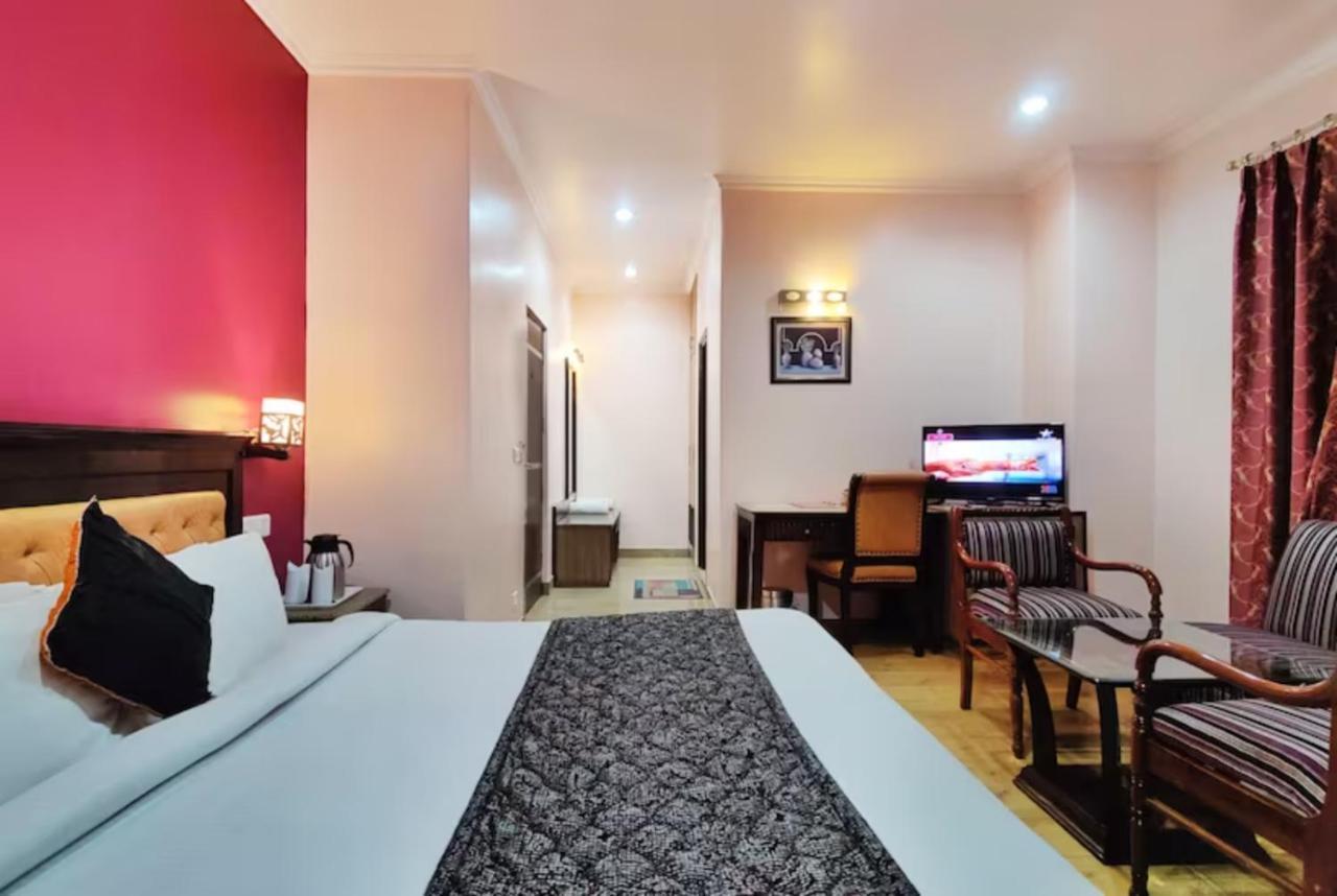Hotel Marc Шимла Екстериор снимка