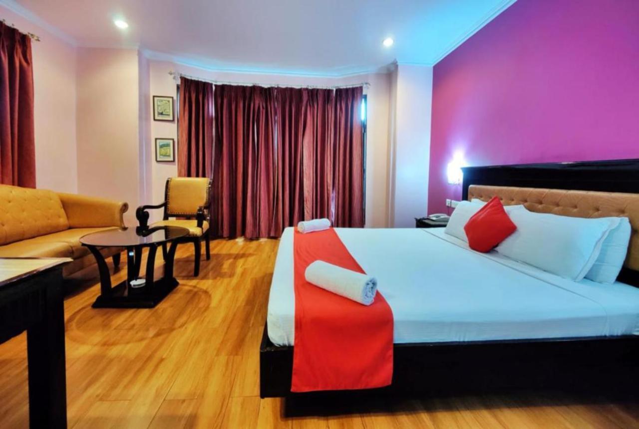 Hotel Marc Шимла Екстериор снимка