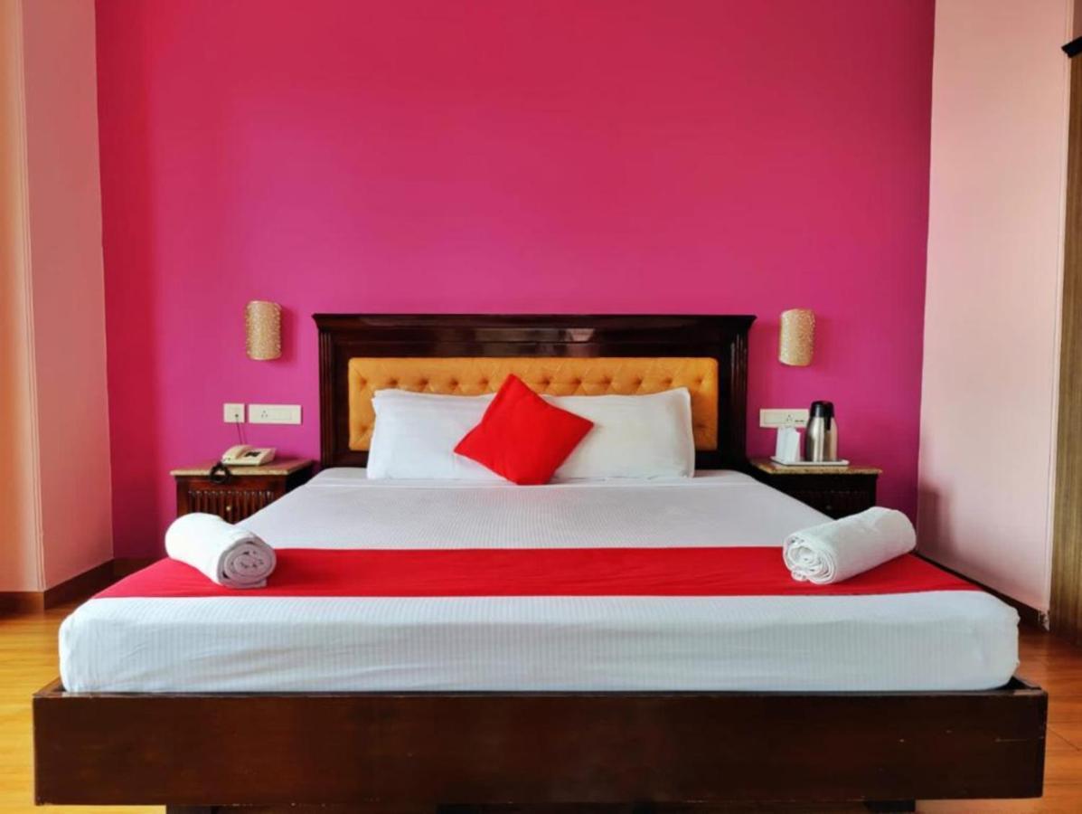 Hotel Marc Шимла Екстериор снимка