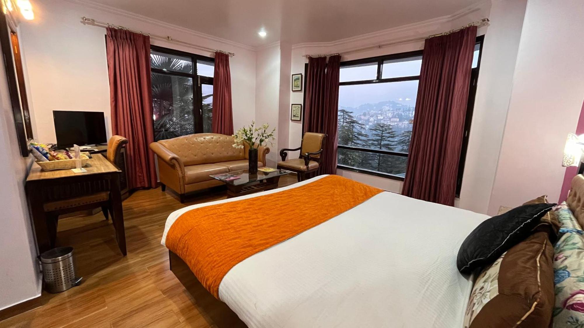 Hotel Marc Шимла Екстериор снимка