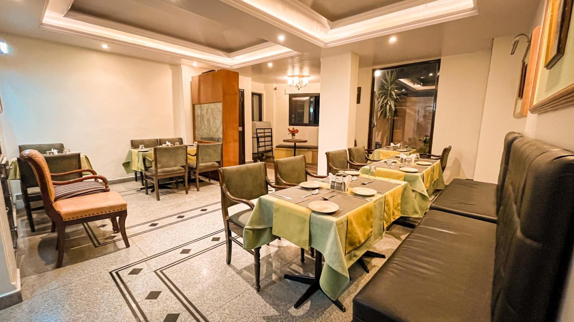 Hotel Marc Шимла Екстериор снимка