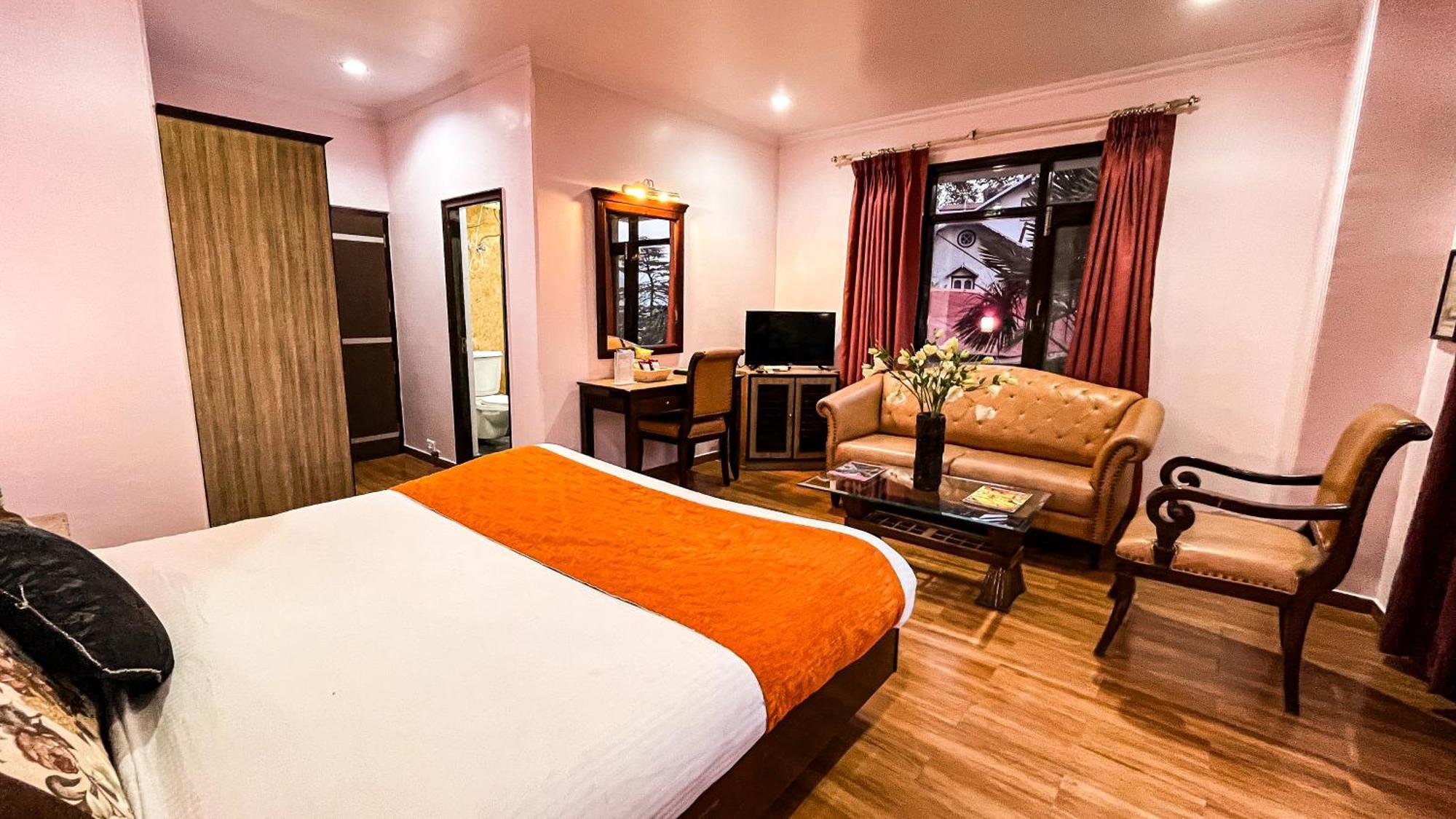 Hotel Marc Шимла Екстериор снимка